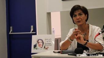 منصوره شجاعی فعال حقوق زنان و پژوهشگر ساکن هلند است