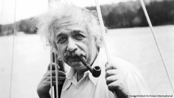 Albert Einstein deutscher Physiker 1935 (Imago/United Archives International)