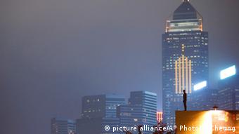 China Kunstinstallation Event Horizon in Hongkong (picture alliance/AP Photo/K. Cheung)
