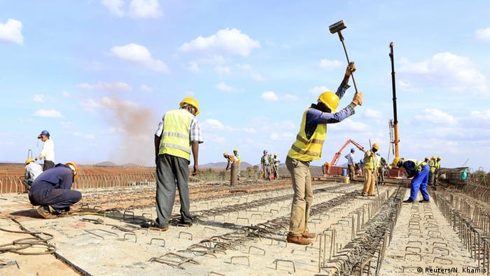 Construction workers buiding the Chinese-financed Mombasa-Nairobi railway line in Kenya (Reuters/N. Khamis)