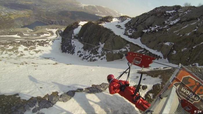 Snowy Red Ice Nine Drone Helm