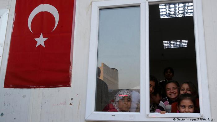 Türkei Flüchtlinge in der Sanliurfa Provinz (Getty Images/AFP/A. Altan)