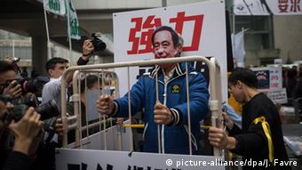 China Hongkong Protest verschwundene Buchhändler (picture-alliance/dpa/J. Favre)