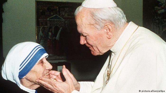 Indien Papst Johannes Paul II. mit Mutter Teresa in Kalkutta 