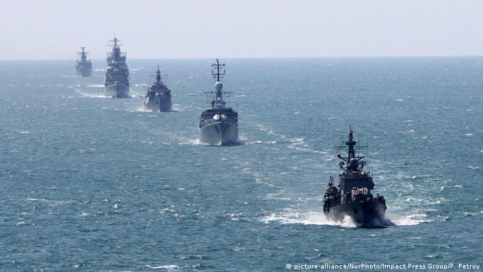 Bulgaristan açıklarında NATO donanma konvoyu