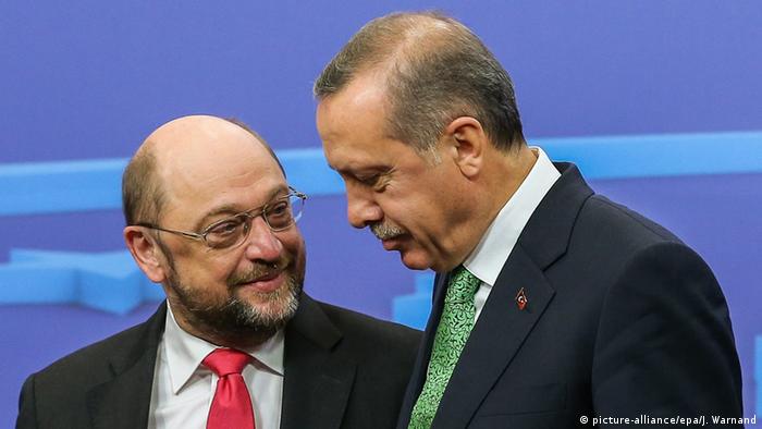 Belgien Martin Schulz und Tayyip Erdogan (picture-alliance/epa/J. Warnand)