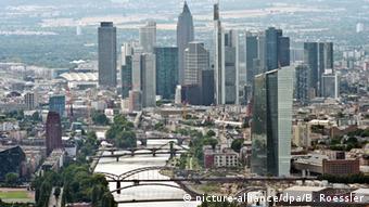 Картинки по запросу Франкфурт или Париж? Какой город станет финансовой столицей ЕС