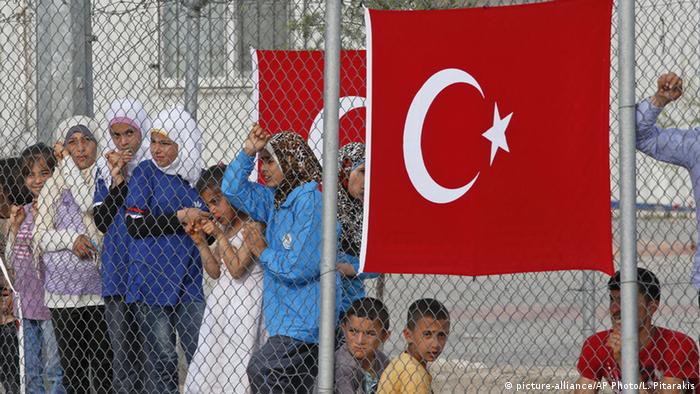 Flüchtlinge in die Türkei (picture-alliance/AP Photo/L. Pitarakis)