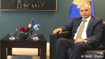 Kosovo Premierminister Isa Mustafa (DW/B. Shehu)