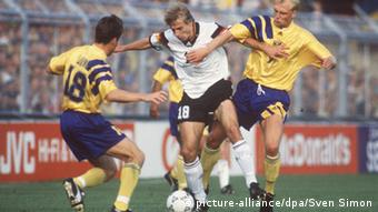 Fußball eM 1992 in Schweden , Schweden - Deutschland (picture-alliance/dpa/Sven Simon)
