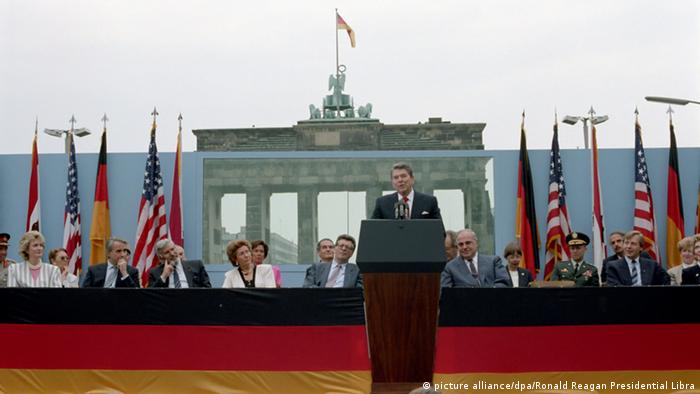US-Präsident Ronald Reagan in West-Berlin 1987 (picture alliance/dpa/Ronald Reagan Presidential Libra)