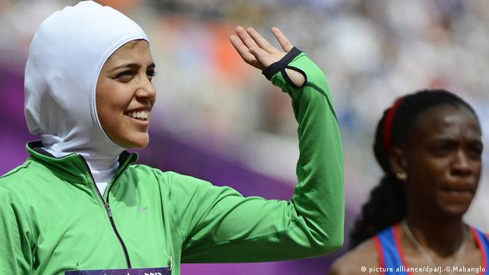 Saudi Arabien weibliche Sportler bei Olympia (picture alliance/dpa/J.-G.Mabanglo)