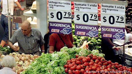Argentinien Obst Gemüse Preise Peso 2002 (picture-alliance/dpa/Gredillas)