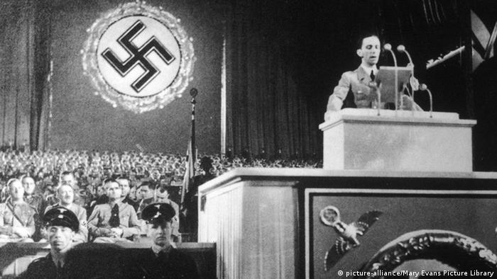 Joseph Goebbels speech, 1936 (Foto: picture-alliance/Mary Evans Picture Library)