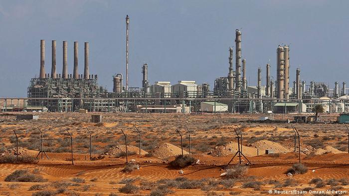 Libya'nın en büyük petrol rafinerilerinden Ras Lanuf