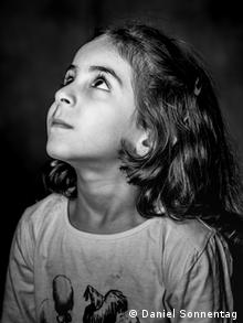 Aya, 6, from Iraq, from Daniel Sonnentag's photo series They Have Names 