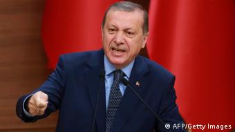 Türkei Erdogan bringt Ausweitung des Ausnahmezustands auf ein Jahr ins Spiel (AFP/Getty Images)