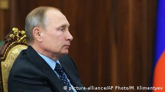 Russland Präsident Putin (picture-alliance/AP Photo/M. Klimentyev)