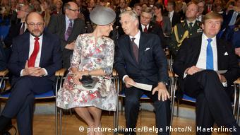 Король Бельгии Филипп, его супруга Матильда и король Нидерландов Виллем-Александр на открытии ярмарки