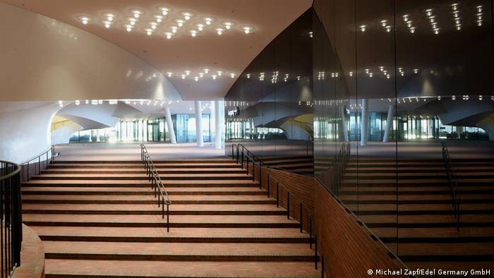 Hamburg Elbphilharmonie Plaza (Michael Zapf/Edel Germany GmbH)