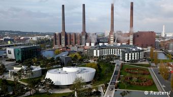 Вид головного завода Volkswagen в Вольфсбурге