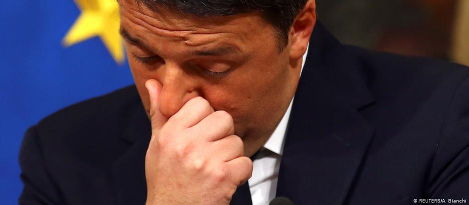 Premiê italiano, Matteo Renzi, renunciou após referendo, como prometido