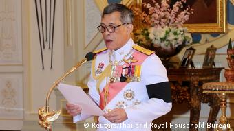Thailand's new King Maha Vajiralongkorn Bodindradebayavarangkun speaks as he accepts an invitation from parliament to succeed his father, King Bhumibol Thailand Thailand - König Maha Vajiralongkorn (Reuters/Thailand Royal Household Bureau)