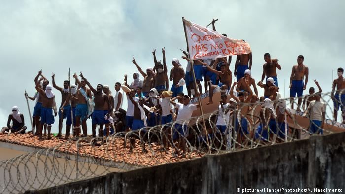 Presos fazem rebelião no presídio de Alcaçuz, no Rio Grande do Norte, em janeiro de 2017
