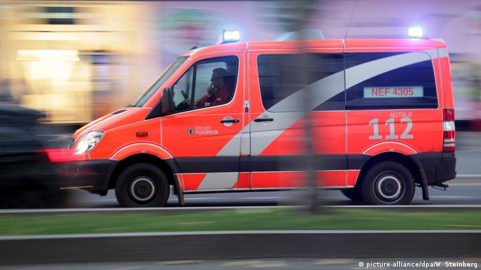 German ambulance (picture-alliance/dpa/W. Steinberg)