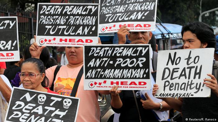 Philippinen Unterhaus beschließt Rückkehr zur Todesstrafe | Protest (Reuters/R. Ranoco)