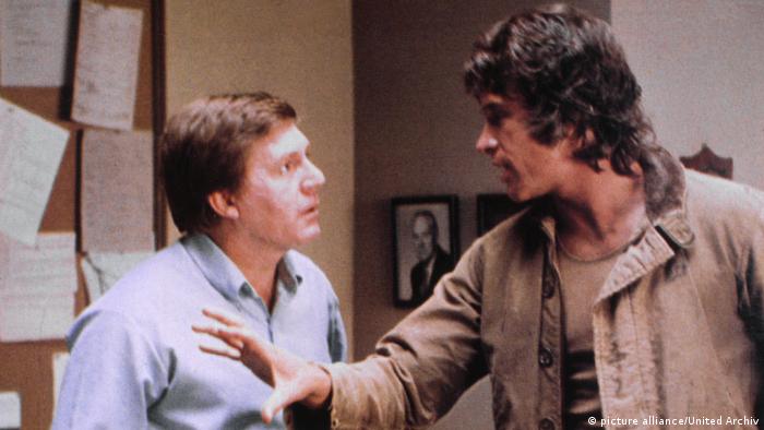 Thriller The Parallax Conspiracy (1974) with Warren Beatty (right)