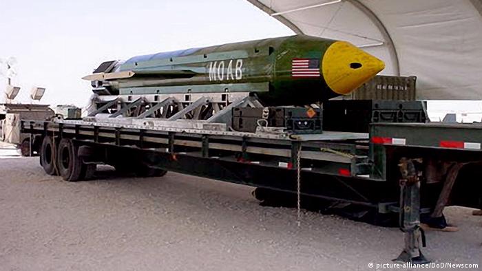 GBU-43/B Massive Ordnance Air Blast bomb (picture-alliance/DoD/Newscom)