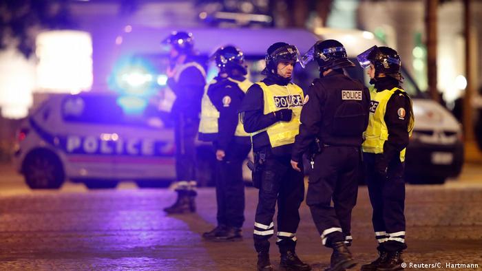 Frankreich | Schießerei auf der Champs Elysee Avenue (Reuters/C. Hartmann)