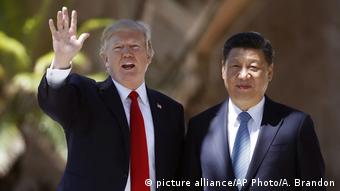 Donald Trump und Xi Jinping (picture alliance/AP Photo/A. Brandon)