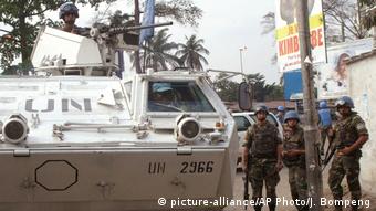 Demokratische Republik Kongo UN Friedenstruppe in Kinshasa (picture-alliance/AP Photo/J. Bompeng)