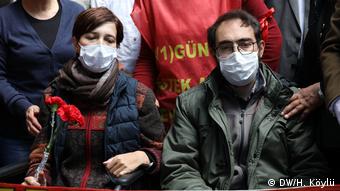 Türkei Hungerstreik - Nuriye Gülmen & Semih Özakca (DW/H. Köylü)