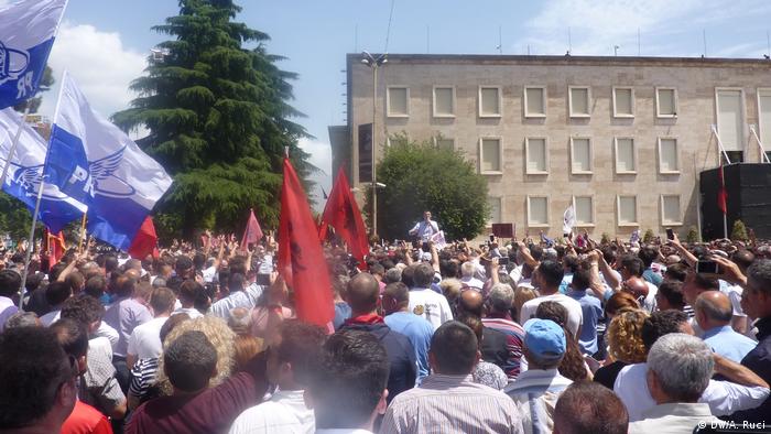 Albanien Protest der Opposition in Tirana (DW/A. Ruci)