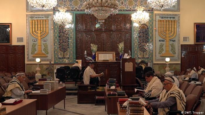 A service at Yusuf Abad Synagogue in Tehran