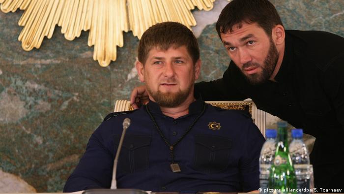 Head of Chechnya Ramzan Kadyrov, left, and Chief of Staff of the Chechen administration and the government office, Magomed Daudov, (picture-alliance/dpa/S. Tcarnaev)
