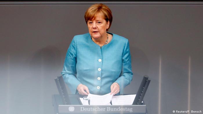 Deutschland Bundestag Angela Merkel (Reuters/F. Bensch)