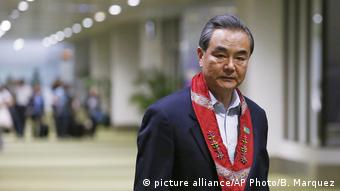 Philippinen Asean-Ministertreffen | Wang Yi (picture alliance/AP Photo/B. Marquez)
