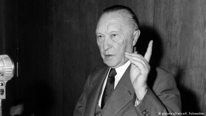 Adenauer, el primer canciller federal, tan solo envió una carta a sus socios de coalición