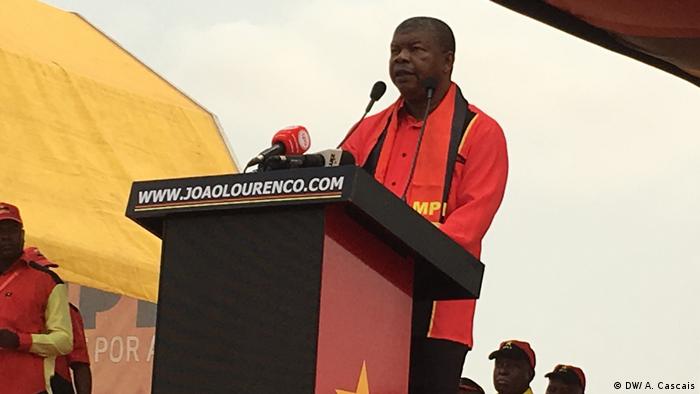 Angola MPLA Wahlkampagne Jose Eduardo dos Santo (DW/ A. Cascais)
