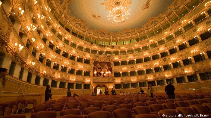 Italien Theater La Fenice in Venedig nach dem Brand vor 20 Jahren (picture-alliance/dpa/R. Braum)