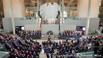 Deutschland Berlin - Vereidigung des Bundespraesidenten Frank-Walter Steinmeier (picture-alliance/S. Simon/A. Hilse)