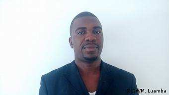 Angola Osvaldo Caholo - Menschensrechtsaktivist (DW/M. Luamba)