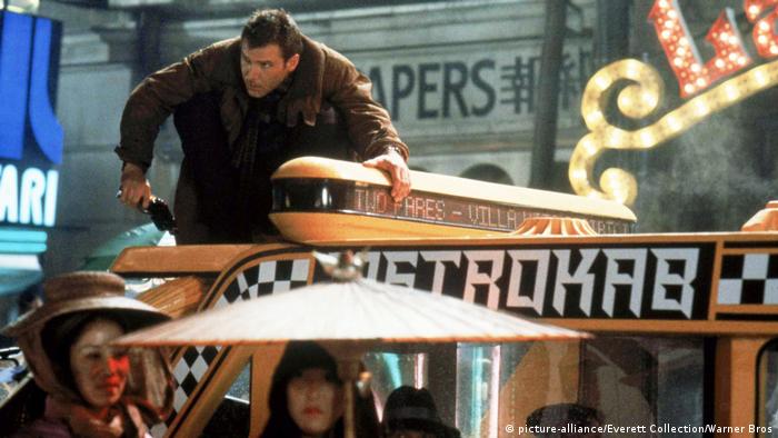 Harrison Ford in a still from the 1982 film Blade Runner (picture-alliance/Everett Collection/Warner Bros)