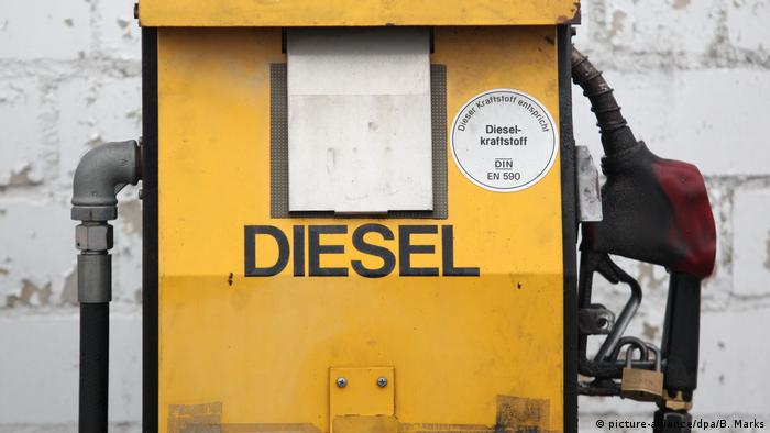 Diesel (picture-alliance/dpa/B. Marks)