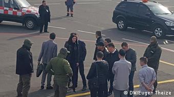 Співробітники НАБУ зняли Розенблата прямо з літака на Кельн. Жовтень 2017 року. Депутат намагався виїхати до Німеччини за дипломатичним паспортом