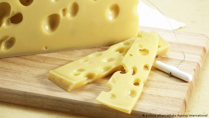 Swiss Cheese (picture-alliance/Anka Agency International)
